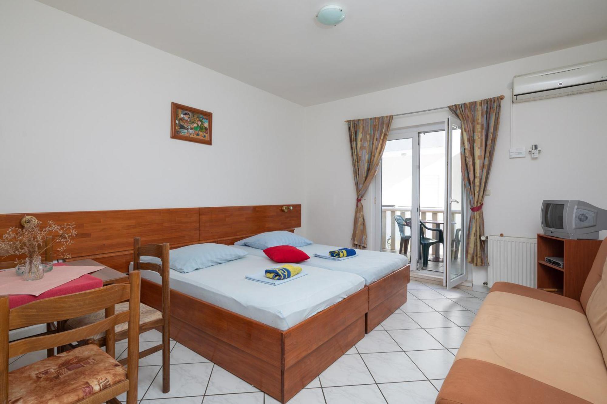Germania Rooms & Apartments Целина Номер фото